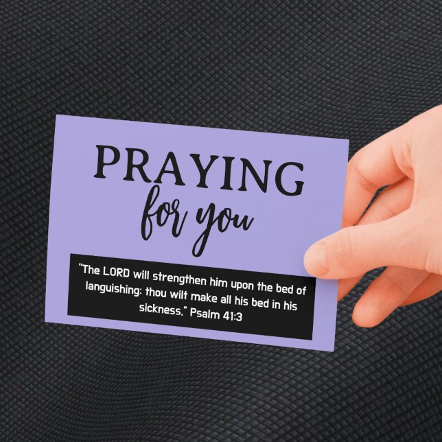 Postal Rezando Por Ti, Salm, Ponte Bien Pronto. (Praying For You Psalm Get Well Soon Purple Postcard)