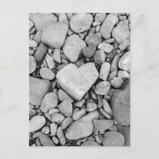 Postal roca blanco y negro del corazón