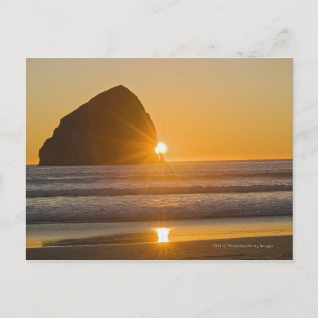 Postal Roca De Sunburst Y Haystack En El Cabo De Kiwanda (Anverso)