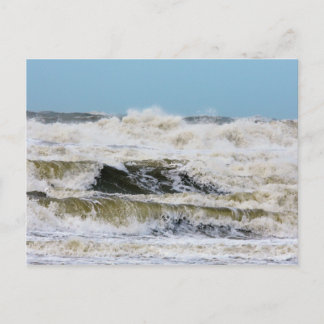 Postal Rompiendo olas.