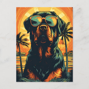Postal Rottweiler con gafas de sol en la playa
