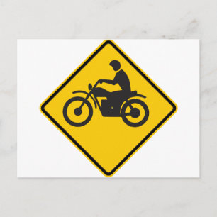 Postal Rótulo de la autopista de tráfico en motocicleta