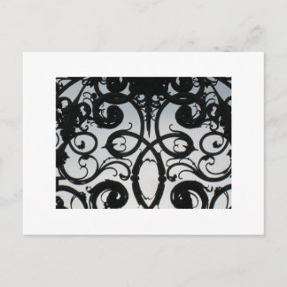 Postal Royal Gate Swirls contra el cielo azul