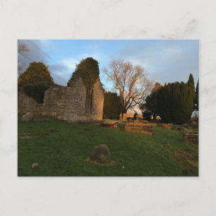 Postal Ruinas irk sin techo al atardecer