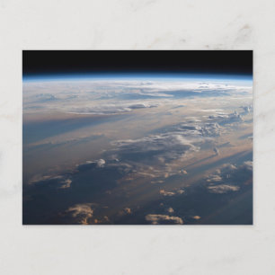 Postal Salida del Sol Proyecta Sombras Largas Sobre el Ma