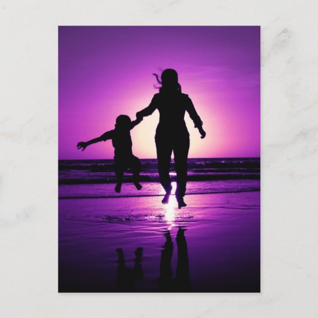 Postal Salto de playa de madre e hijo (Anverso)