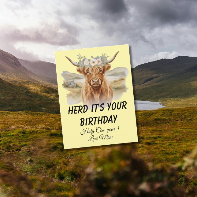 Postal Saludo de cumpleaños Corona floral de Highland Cow (Subido por el creador)