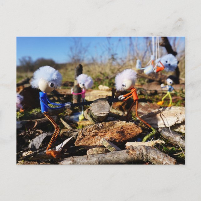 Postal Samenwerking van Fubby poppetjes op een houtwerkpl (Anverso)