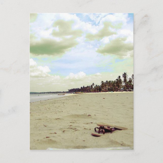Postal Sandalias en la playa tropical (Anverso)