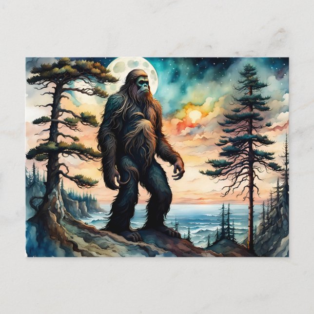 Postal Sasquatch de pie en la cresta que domina el océano (Anverso)