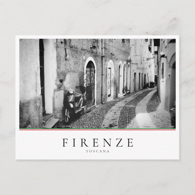 Postal Scooter en una calle de Italia en blanco y negro (Anverso)