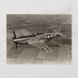 Postal Segunda Guerra Mundial: Mustang P-51 en vuelo