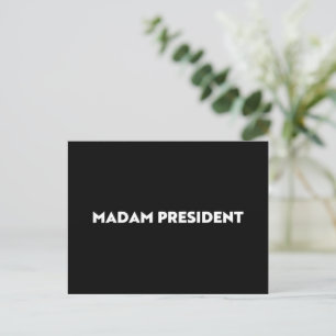 Postal Señora Presidenta, tipografía minimalista negra mo