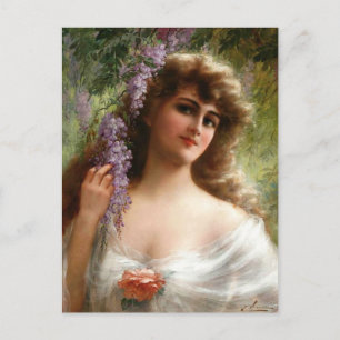 Postal Señora Vintage con flores moradas y Rosa de nata