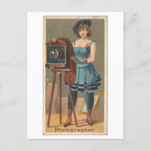 Postal Serie femenina fuerte #48: La cosecha de la fotógr