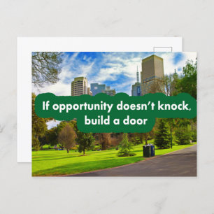 Postal Si la oportunidad no golpea a construir una puerta