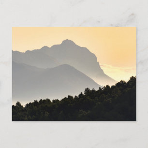 Postal Silhouettes de las montañas