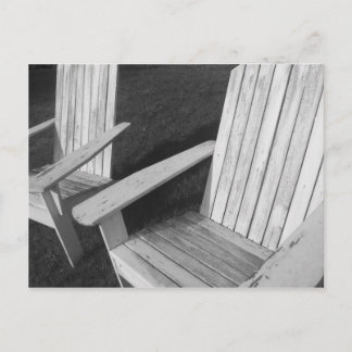 Postal Sillas solitarias