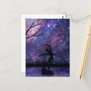 Postal Silueta de bailarín de cielo nebuloso - morado y r