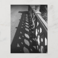 Silueta de sombras de fundición de puente blanco y