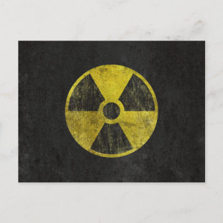 Postal Símbolo radiactivo de Grunge