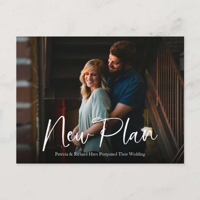 Postal Simple Chic Script Nuevo Plan Boda Pospuesta (Anverso)