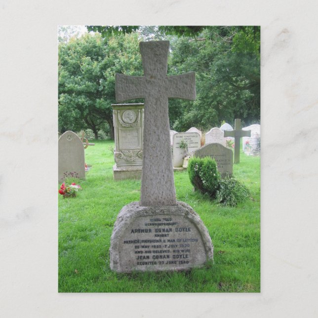 Postal Sir Arthur Conan Doyle's tombstone (Anverso)