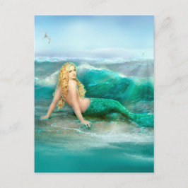 Postal Sirena en la costa con olas de Aqua y gaviotas