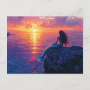Postal Sirena viendo un arte al atardecer