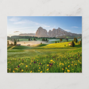 Postal Siser Alm, Alpes Dolomitas, Italia
