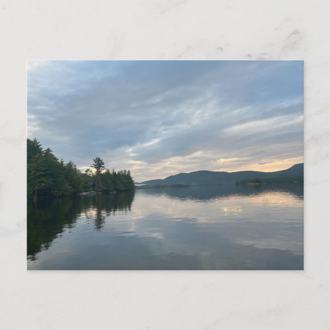 Postal sobre el lago Adirondack y las montañas (Anverso)