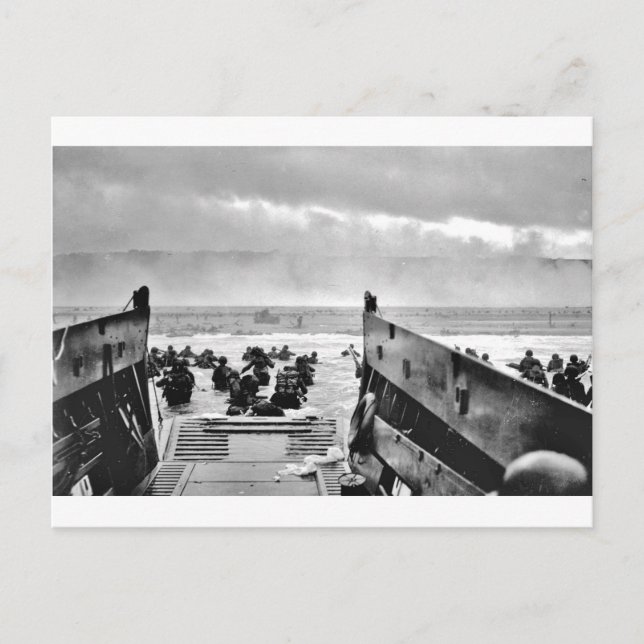 Postal Soldados de LCI vadeando la costa (Anverso)
