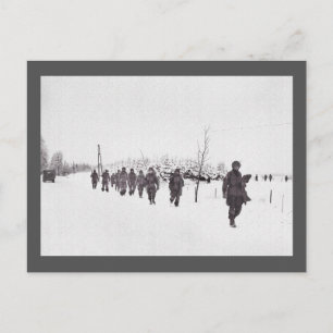 Postal Soldados marchando en nieve