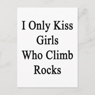 Postal Solo beso a Chicas que suben piedras