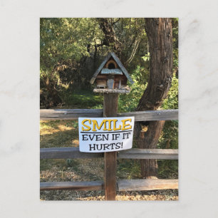 Postal Sonríe aunque duele, Rótulo gracioso