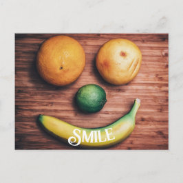 Postal sonriente de comida divertida con fruta son