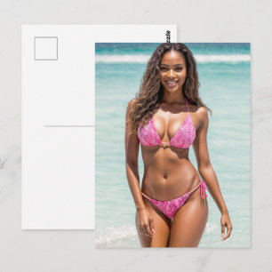 Postal Sonriente modelo afroamericano de traje de baño