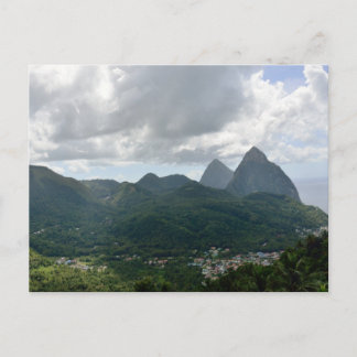 Postal Soufriere y los Pitons de Santa Lucía