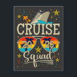 Postal Squad de Crucero 2025 Vacaciones de Crucero<br><div class="desc">Squad de Crucero 2025 Vacaciones de Cumpleaños Diseño gráfico divertido para tripulación Regalo Postal estándar Colección Clásica.</div>