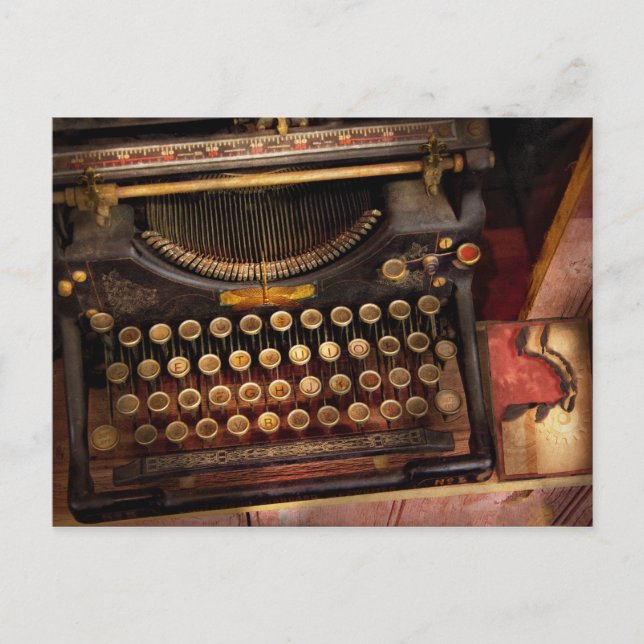 Postal Steampunk - Sólo una máquina de escribir normal (Anverso)