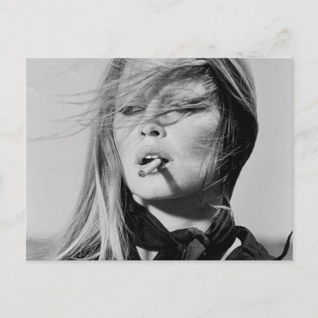 Postal Stunning Brigitte Bardot B&W Portrait Postcard (Anverso)