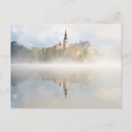 Postal Sunrise nigosa en el lago Bled