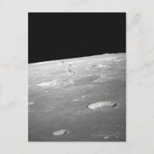 Postal Superficie lunar y horizonte 2