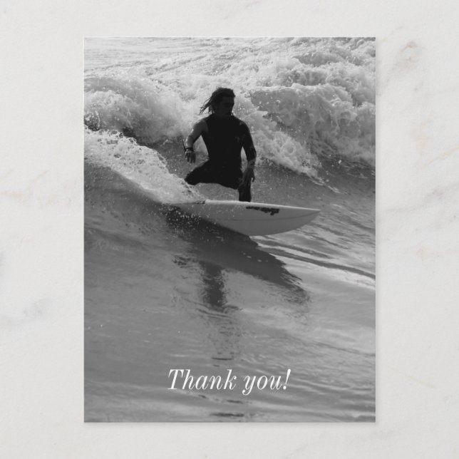 Postal Surfeando Las Olas Escala de Grises (Anverso)