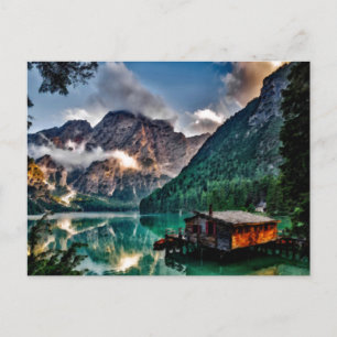 Postal surrealista en el lago italiano