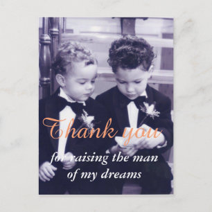 Postal Sweet Little grooms en la carta de lectura de traj