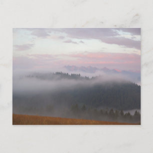 Postal Tatras y niebla