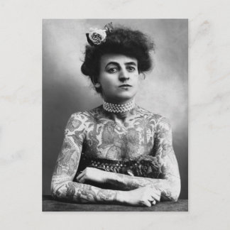 Postal Tatuajes de la mujer del retrato de la fotografía 