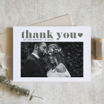Postal Taupe Green Retro Typography Boda Gracias<br><div class="desc">Expresar su gratitud con estilo con nuestro boda de fotos de personalizable gracias postal, presentando tipografía retro en verde taupe. Este boho diseño combina la nostalgia con un toque moderno, lo que lo convierte en la forma perfecta de agradecer a sus huéspedes por compartir en su día especial. Personalice agregando...</div>