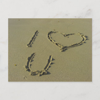 Postal Te amo - escritura de arena en la playa